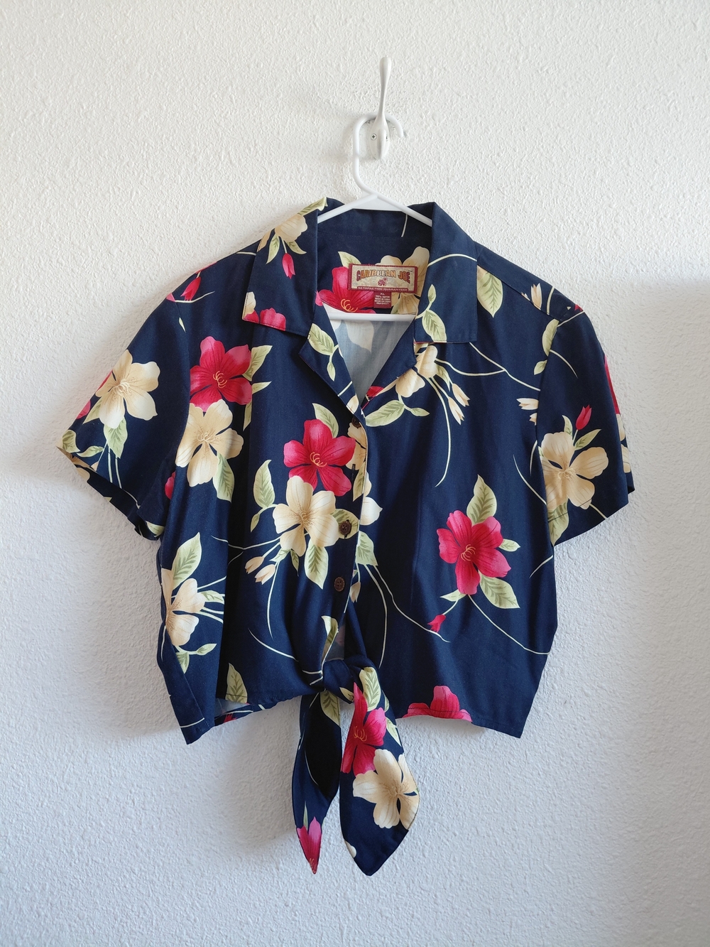 Caribbean Joe Shirt Floral Short Sleeves Button Up Tie Crop T